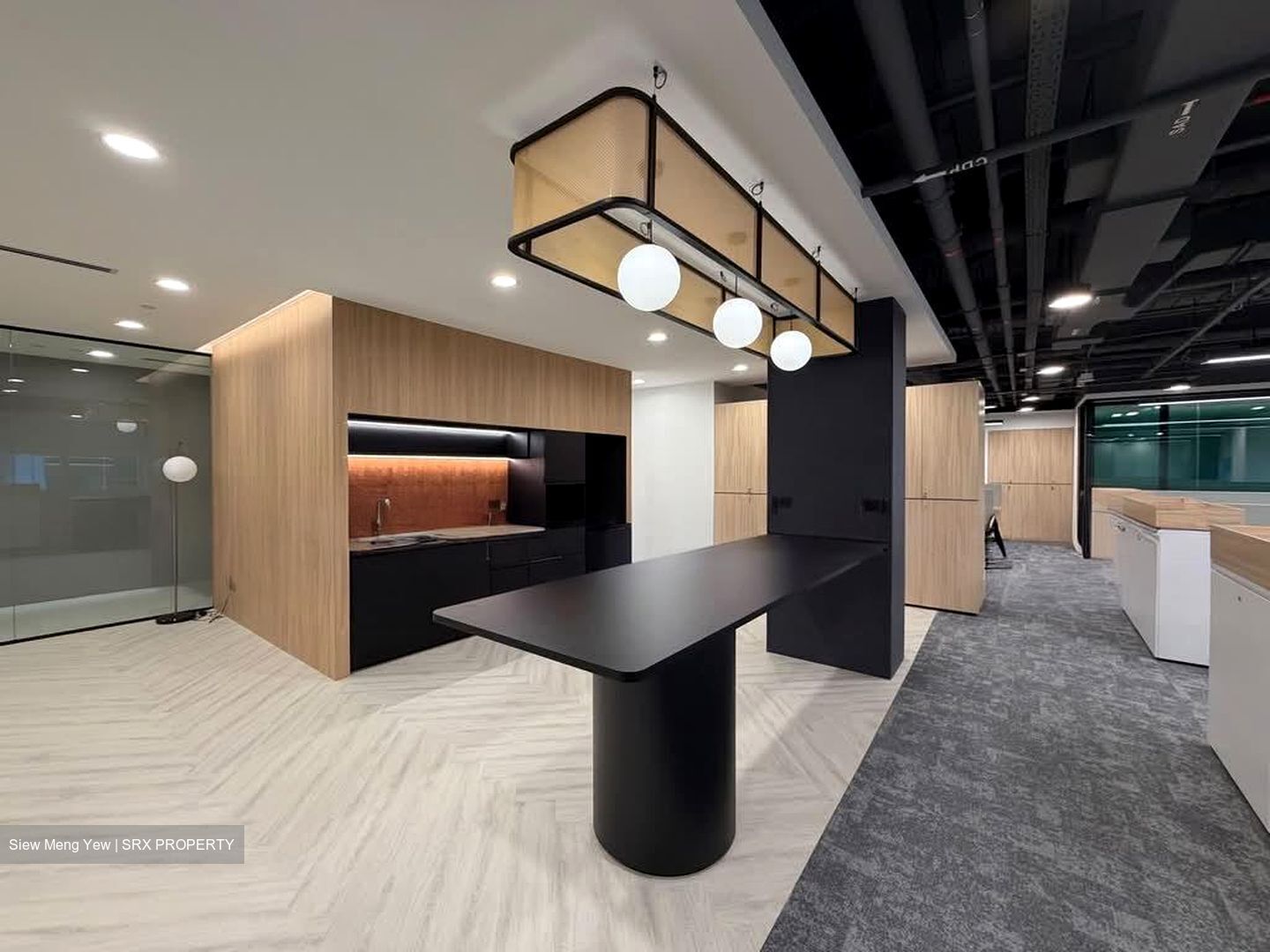 Chevron House (D1), Office #588637931